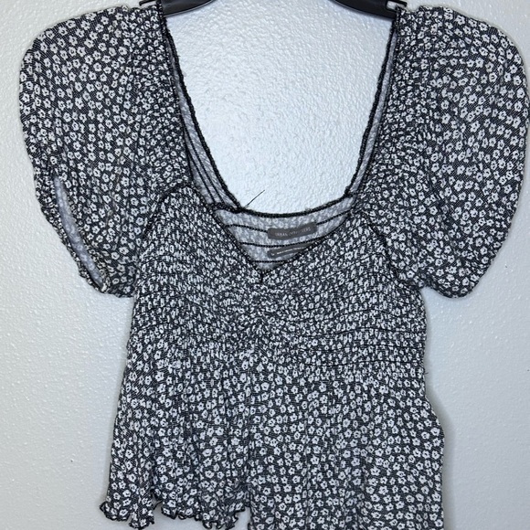 Urban Outfitters Women Black/white Cropped Top Blouse Size Small.‎ - Picture 2 of 8